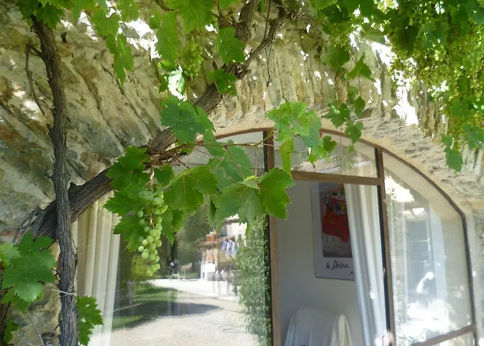 Les Beaux Chenes Ferienhaus *